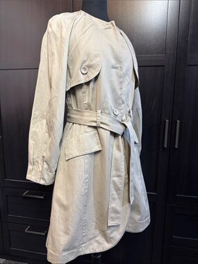 Vera Wang Light Beige Trench Coat with Waist Tie